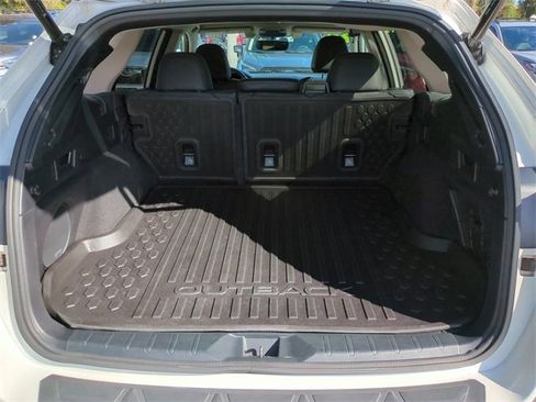 Used 2020 Subaru Outback Limited image 13