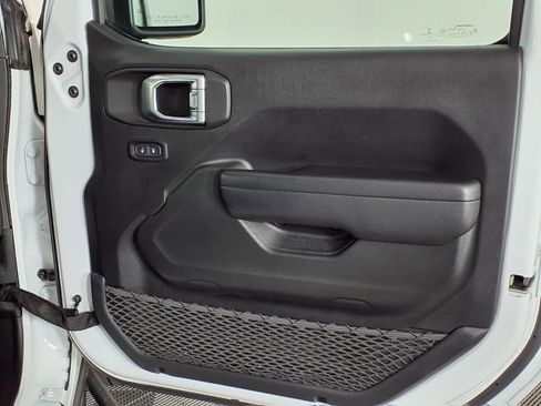 Used 2022 Jeep Wrangler Unlimited Sport AWD/4WD image 8