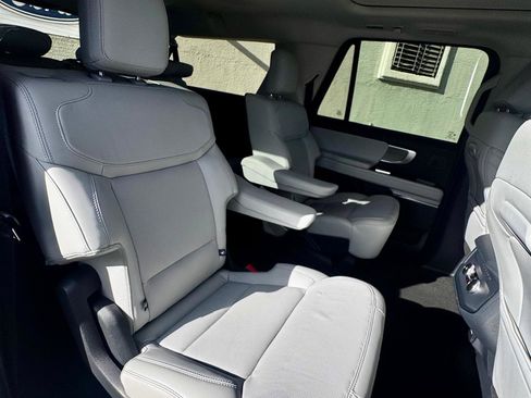 New 2025 Ford Expedition Max Platinum w/ Driver's Package AWD/4WD image 14