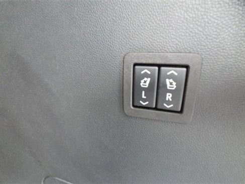 Used 2023 Buick Enclave Avenir w/ Avenir Technology Package image 26