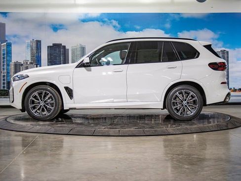Used 2026 BMW X5 xDrive50e w/ M Sport Package image 6