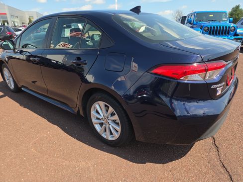 Certified 2026 Toyota Corolla LE w/ LE Premium Package FWD image 5