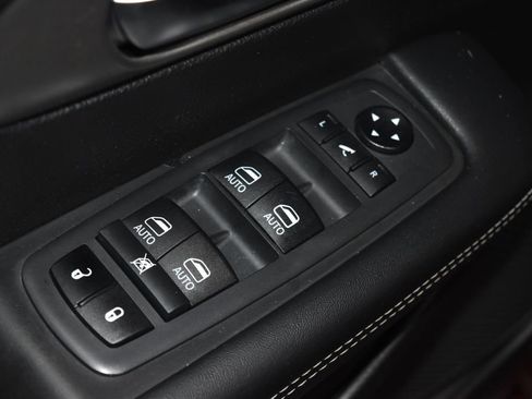 Used 2021 Chrysler Pacifica Limited w/ S Appearance Package AWD/4WD image 6