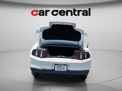 Used 2011 Ford Mustang Shelby GT500 w/ SVT Performance Pkg RWD image 9