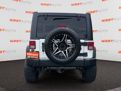 Used 2017 Jeep Wrangler Unlimited Rubicon w/ Connectivity Group