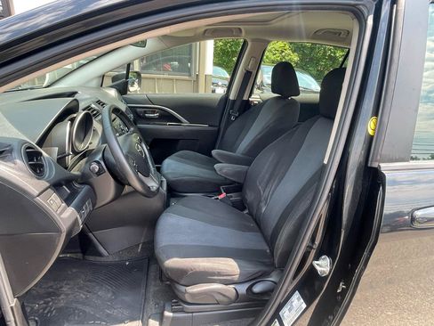 Used 2014 MAZDA MAZDA5 Touring w/ Moonroof & Audio Package FWD image 12
