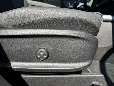 Certified 2025 Mercedes-Benz GLA 250 image 32