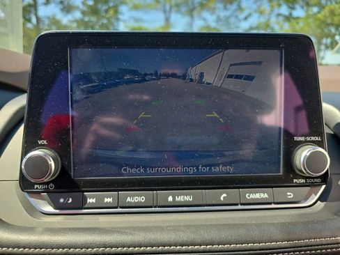 Used 2023 Nissan Rogue SV image 22
