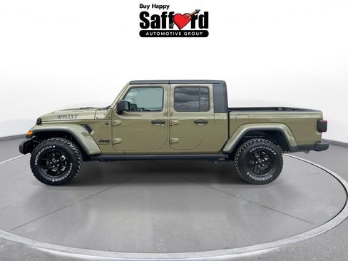 Used 2025 Jeep Gladiator Sport AWD/4WD image 4