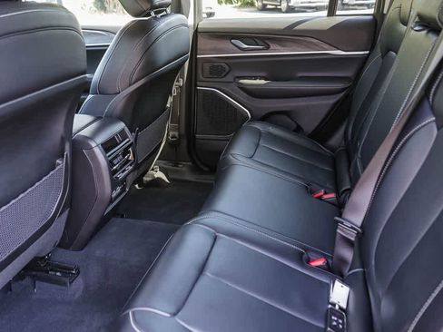 Used 2022 Jeep Grand Cherokee Limited 4xe w/ MOPAR Finishing Package AWD/4WD image 18