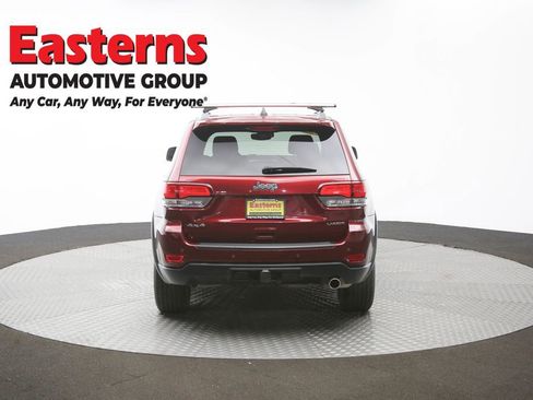 Used 2021 Jeep Grand Cherokee Laredo w/ Security & Convenience Group AWD/4WD image 37