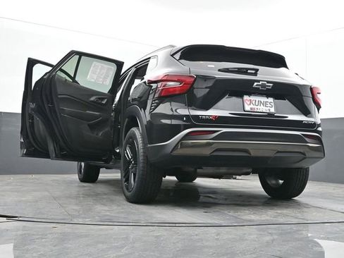 Used 2024 Chevrolet Trax ACTIV w/ Driver Confidence Package image 71