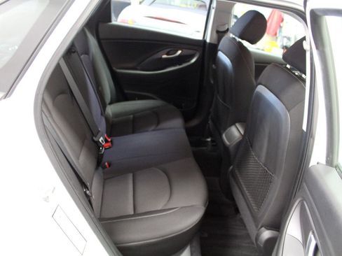 Used 2018 Hyundai Elantra GT FWD image 24