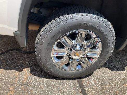 Used 2024 Chevrolet Silverado 2500 High Country w/ High Country Premium Package AWD/4WD image 14