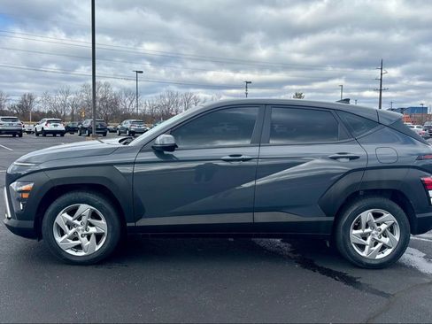 Used 2024 Hyundai Kona SE image 5