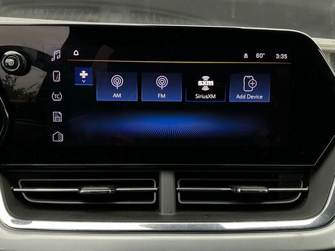 Used 2025 Chevrolet Trax LT FWD image 29