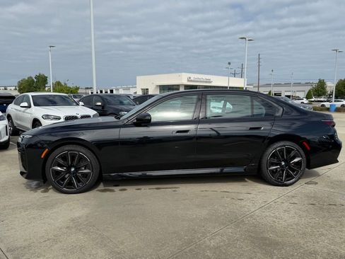 Used 2023 BMW 740i w/ Luxury Rear Seating Package RWD image 10