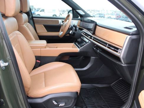 Used 2024 Hyundai Santa Fe Limited image 18