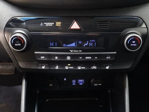 Used 2021 Hyundai Tucson Limited image 11