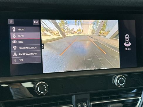 Certified 2024 Porsche Macan AWD image 20