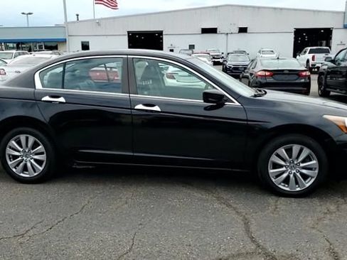 Used 2012 Honda Accord EX-L image 9