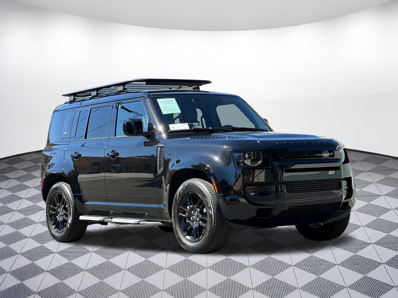 Used 2024 Land Rover Defender 110 X-Dynamic SE AWD/4WD image 6