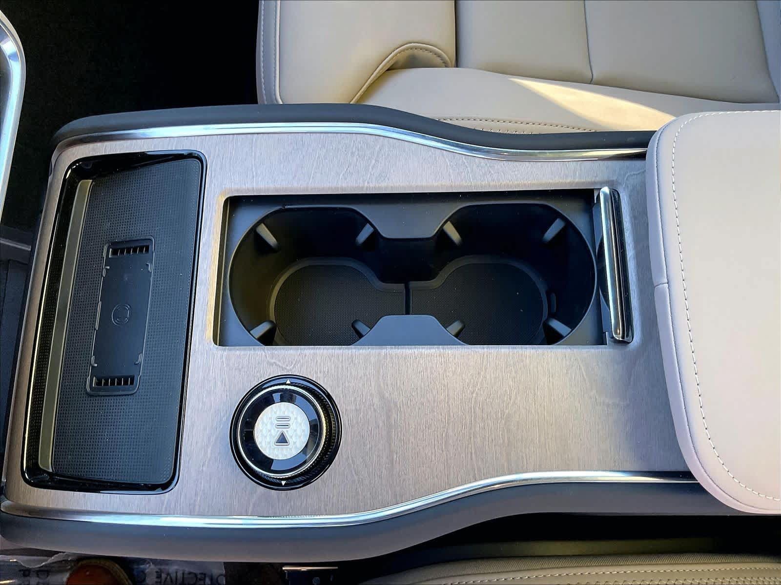 New 2026 Volvo EX90 Plus RWD image 10