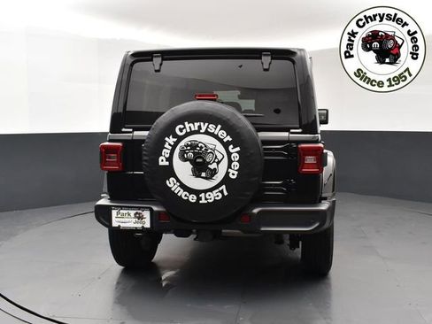 Used 2024 Jeep Wrangler Sahara w/ Technology Group image 5