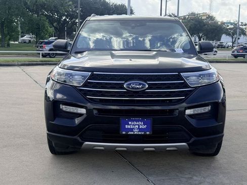 Used 2023 Ford Explorer XLT w/ Equipment Group 202A RWD image 3