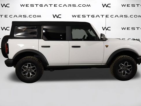 Used 2023 Ford Bronco Badlands image 41