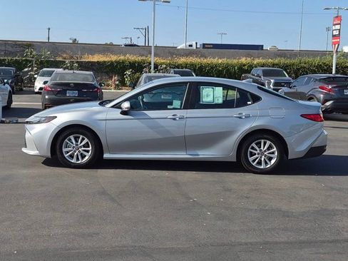 Used 2025 Toyota Camry LE FWD image 12