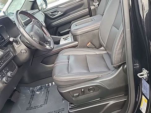 Used 2022 Chevrolet Suburban RST w/ Luxury Package AWD/4WD image 7