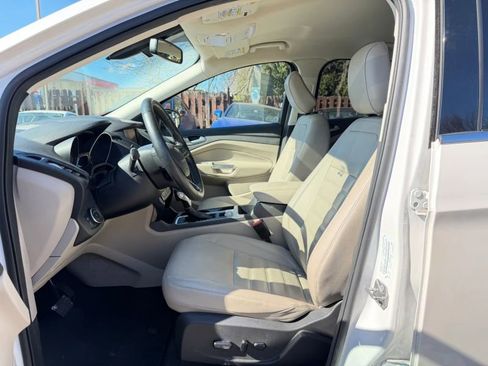 Used 2019 Ford Escape Titanium w/ U9j03 - Titanium Tow Package AWD/4WD image 11