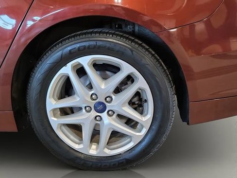Used 2015 Ford Fusion SE image 32