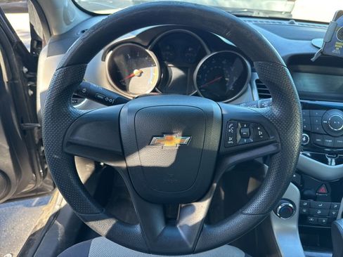 Used 2016 Chevrolet Cruze LS image 6