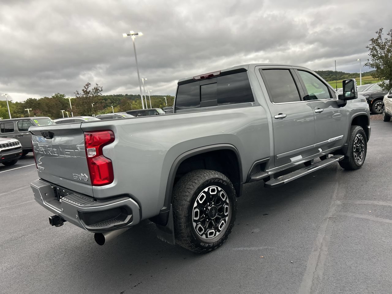 Used 2024 Chevrolet Silverado 2500 High Country w/ Technology Package AWD/4WD image 7