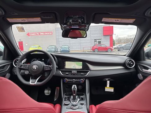 New 2025 Alfa Romeo Giulia AWD image 13