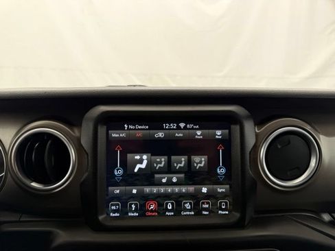 Used 2018 Jeep Wrangler Rubicon w/ Uconnect 4C Nav & Sound Group AWD/4WD image 31