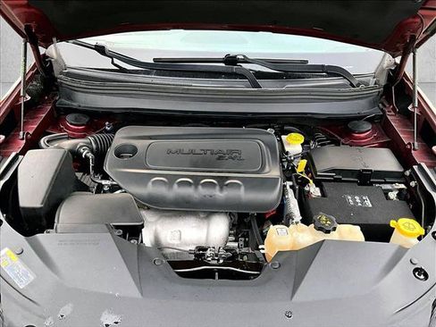 Used 2019 Jeep Cherokee Limited FWD image 11