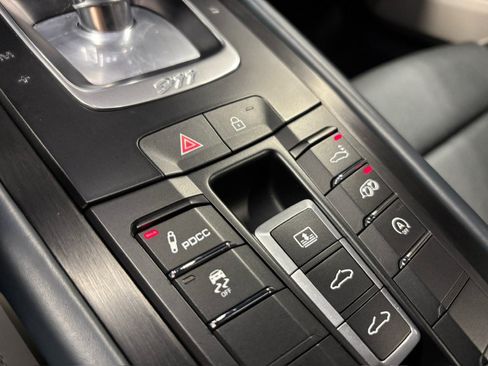 Used 2019 Porsche 911 Carrera GTS RWD image 30