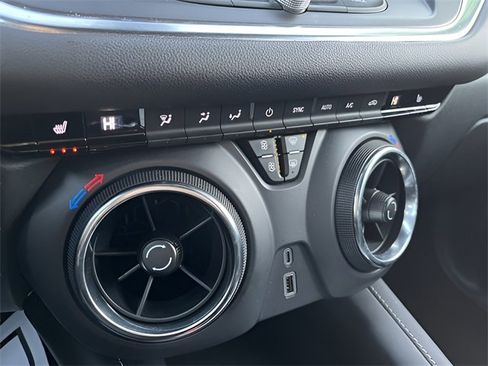 Used 2025 Chevrolet Blazer LT image 20