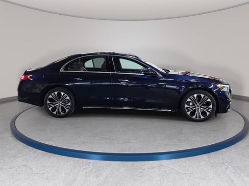 New 2026 Mercedes-Benz E 350 4MATIC Sedan image 4