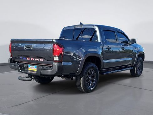 Used 2020 Toyota Tacoma SR5 RWD image 3