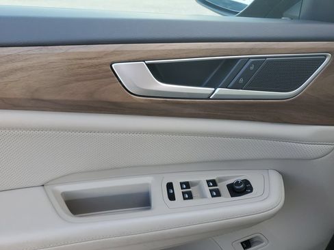 Certified 2024 Volkswagen Atlas SE FWD image 25