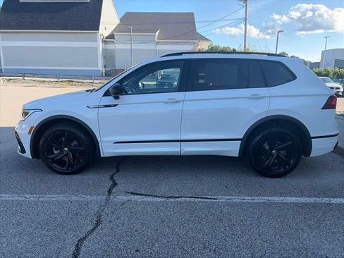 Certified 2023 Volkswagen Tiguan SE R-Line AWD/4WD image 6