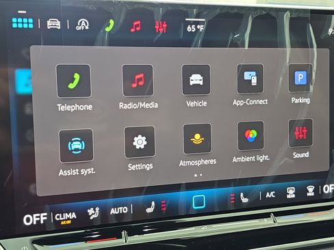 New 2026 Volkswagen Tiguan SE R-Line FWD image 21