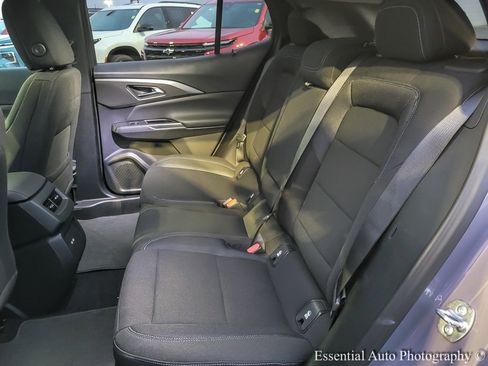 New 2026 Chevrolet Equinox EV LT image 9