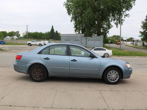 Used 2010 Hyundai Sonata GLS FWD image 5