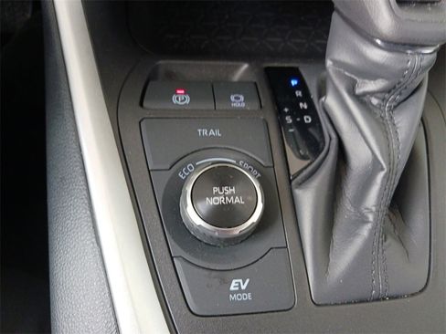 Used 2024 Toyota RAV4 XLE image 22