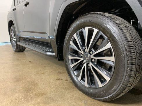Certified 2025 Lexus LX 600 4WD w/ Interior Upgrade Package image 6